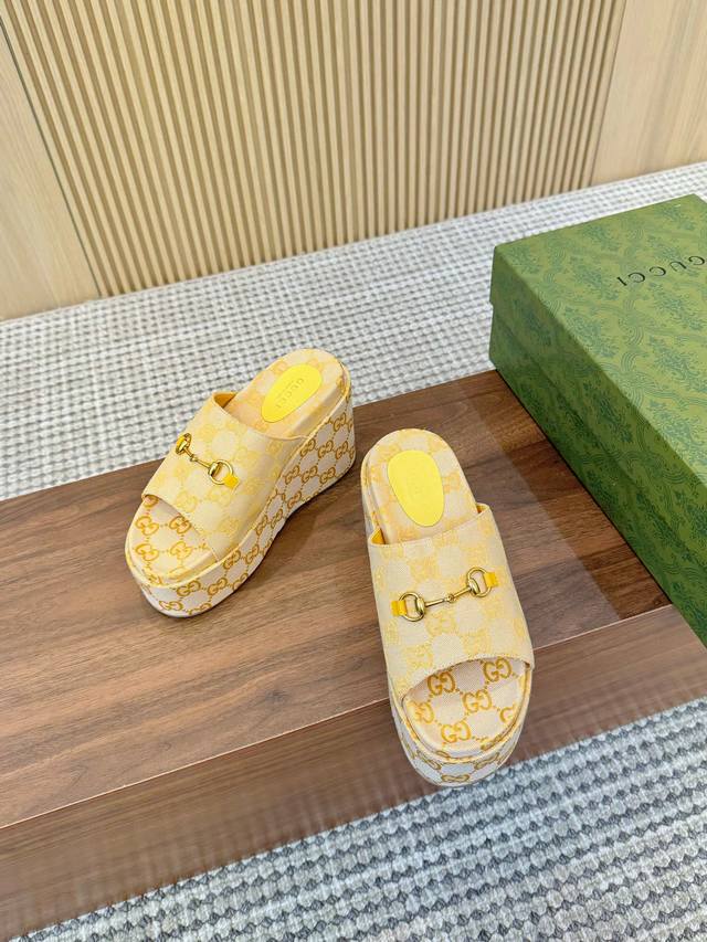Gucci's latest limited-edition platform slippers. Top quality, guaranteed to be