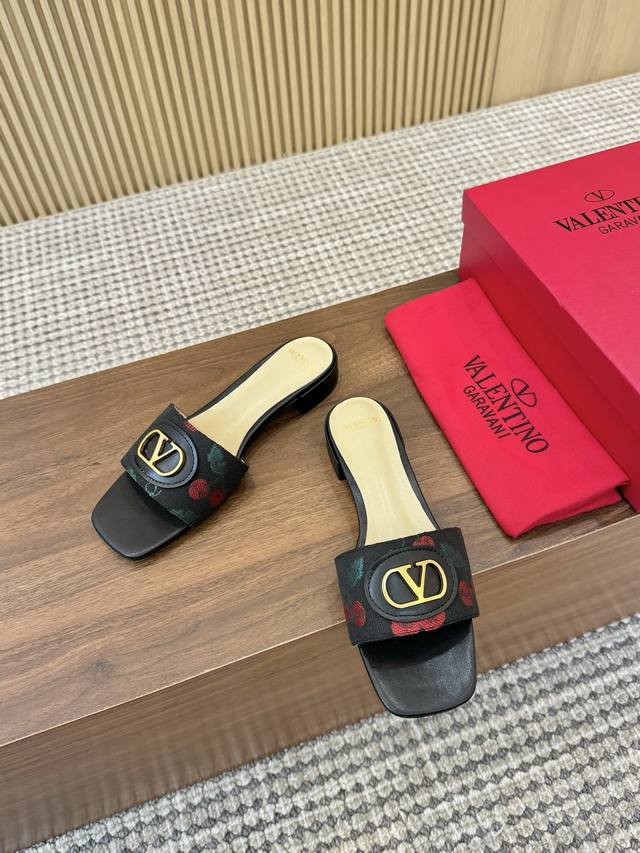 rubber-sole leather-soled 240Valentino Spring/Summer 25 V-strap flat slippers! N