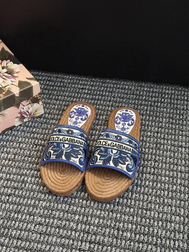 summer fashion shoes with eco-friendly hemp rope braided soles and metal LGOG. C