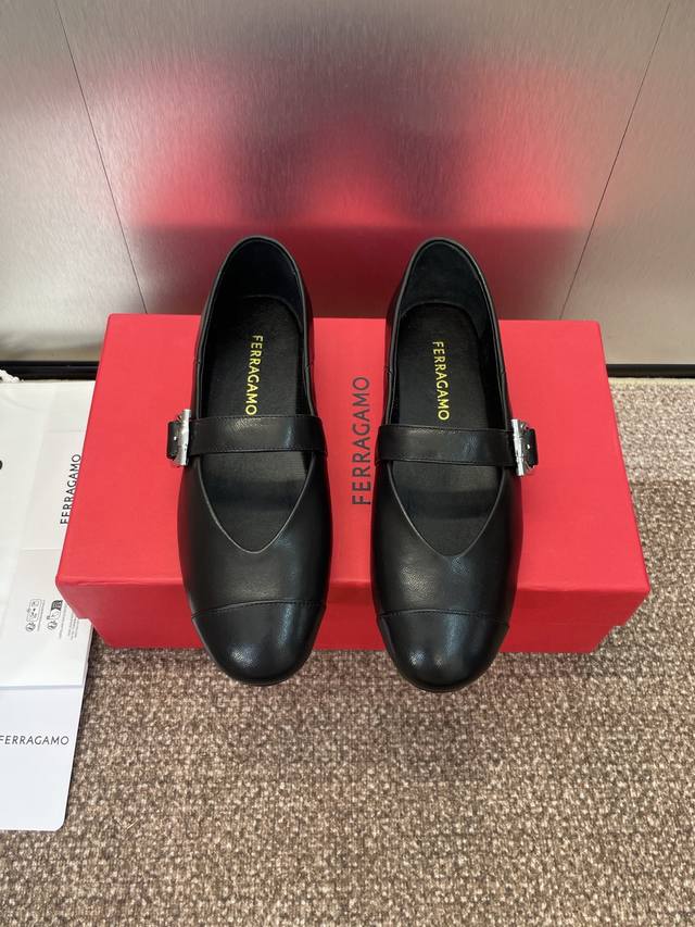 Factory P price P Ferragamo Ferragamo 2025 spring and summer new shallow mouth w