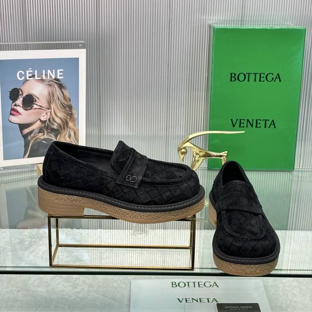 Bottega Veneta counter model! Large square toe! Woven slip-on deep-cut shoes! Or