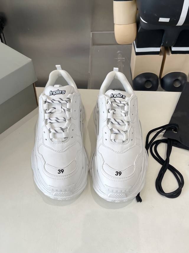 Balenciaga Triple S Tape Type couple's pair is simply amazing! This shoe's desig