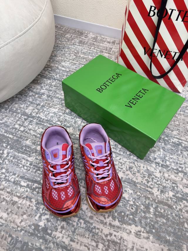 Bv Orbit sneakers, Wang Yibo's favorite couple's pair, are runner sneakers made