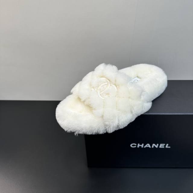 Chanel 25S Furry Wool Slides, a hot new arrival from the early fall collection,