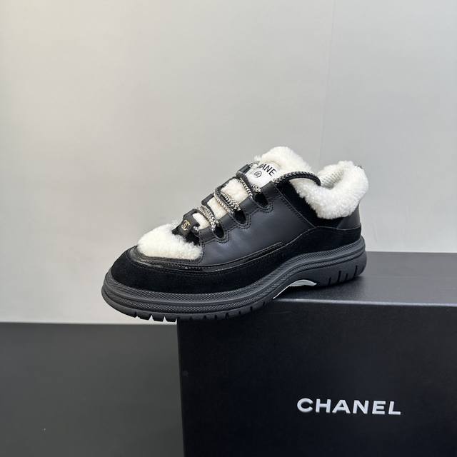Chanel's latest 2025 Spring/Summer collection, top quality. New double-C square-