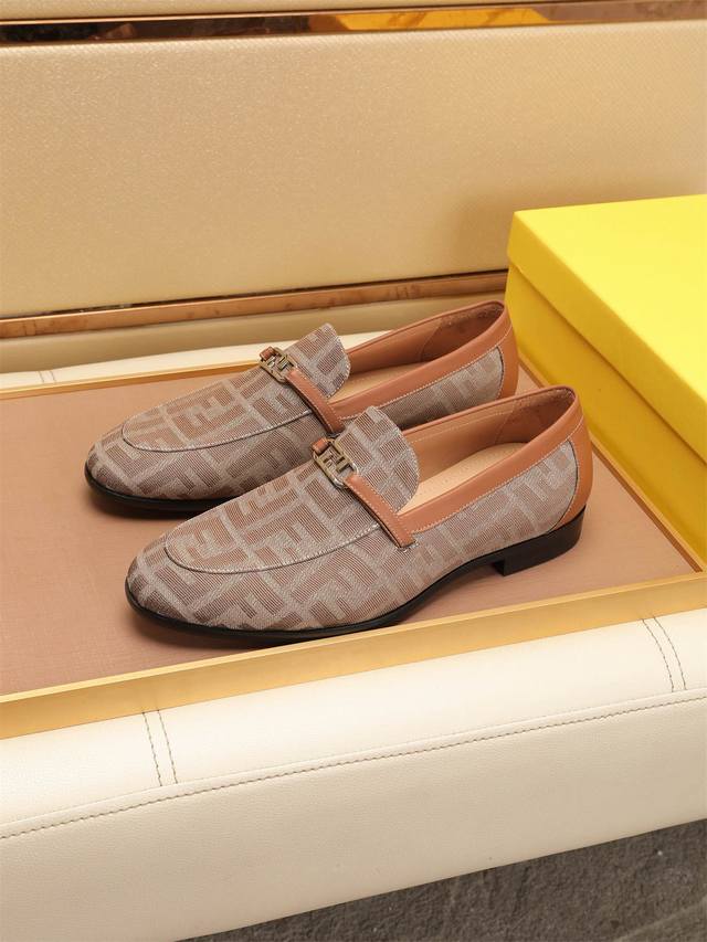 Fendi's latest men's formal leather shoes, classic series, are not to be missed.