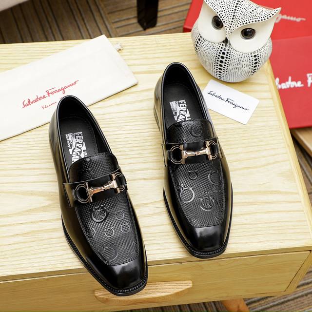 Ferragamo's popular fashion casual shoes are 1:1 made on the official website co