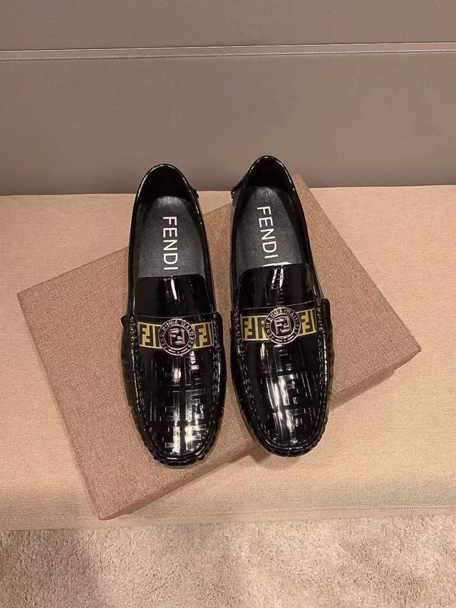 Fendi, featuring a top-grain cowhide upper and a comfortable, breathable sheepsk