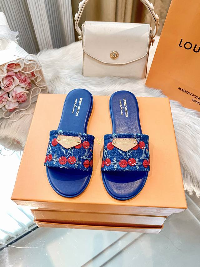 Factory: Cherry Lv new flat slippers are hot and new. A must-have sandal for dai
