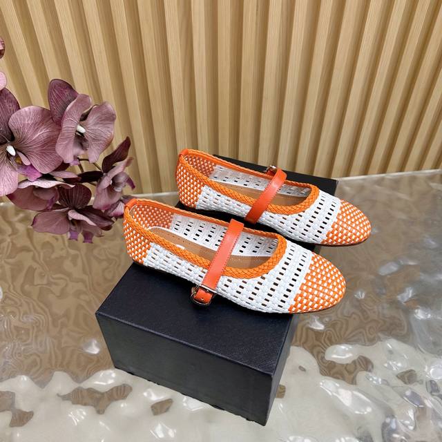 The new Alaia classic hollow woven Mary Jane shoes feature a signature buckle de