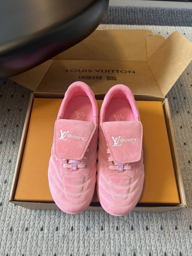 Lv Footprint Soccer suede sneakers, old-fashioned style shoes, suede cowhide upp