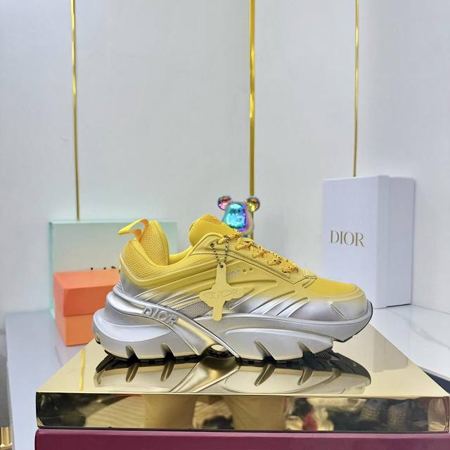 Dior's latest hit, Guangzhou high quality; 38-46 sizes full set of counter packa