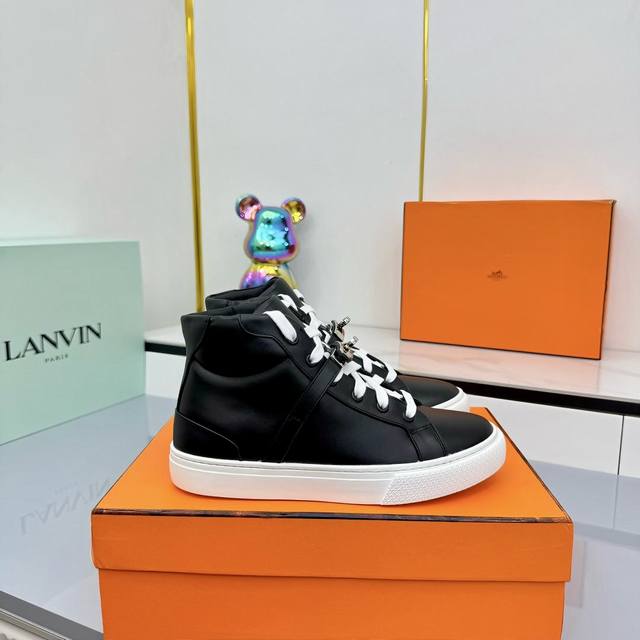 High-Top Casual Shoes He*Ms' latest Kelly buckle casual shoes are now available!