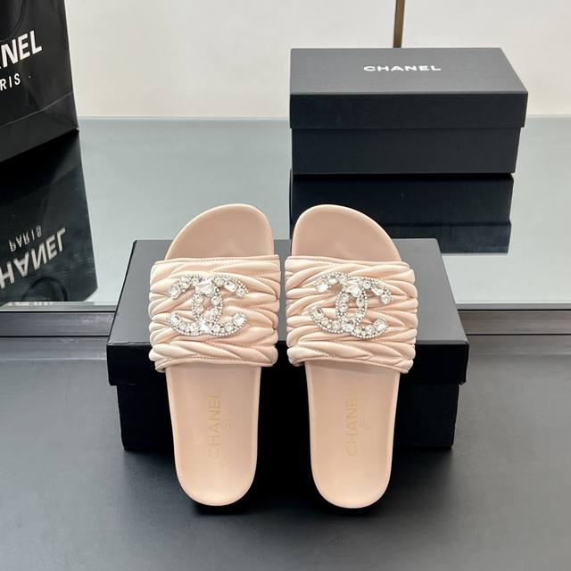 Factory Price High-End Chanel Rhinestone Slides. A hot new arrival from the 2025