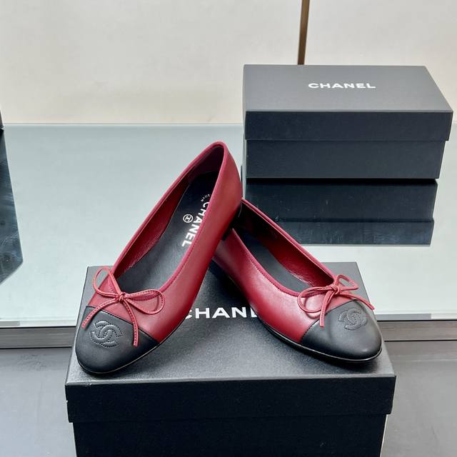 Factory-ordered, high-quality photos before delivery! Chanel's classic ballet fl