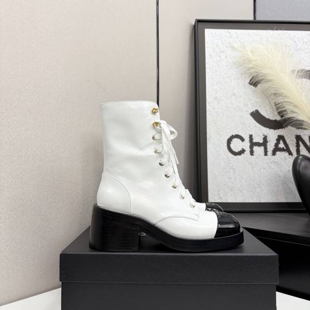 2025 Chanel ankle boots, a must-have for this fall and winter season! These Chan