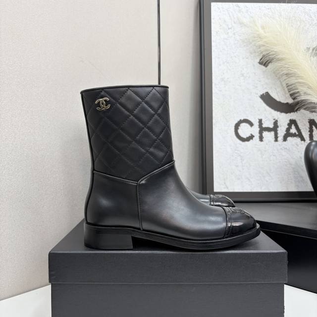 2025 Chanel Ankle Boots, a must-have for this fall and winter season! These Chan
