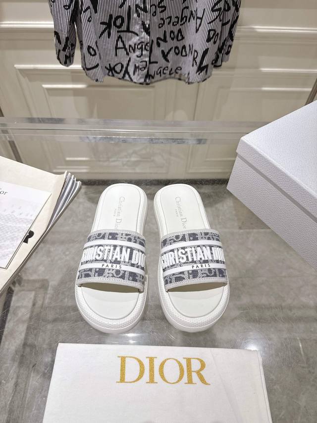 Dior 25Ss new Dior 3D three-dimensional glue letter slippers, a must-have item f