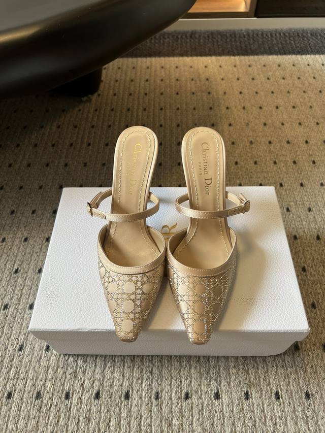 Top quality Dio* 25Ss new rhinestone pointed toe mule sandals with high heels. D