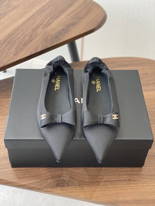 Chanel 25Ss early spring release is so fabulous! These pointed-toe bow shoes are