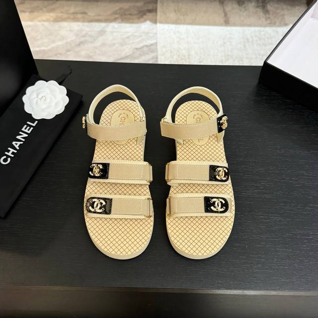Chane* | Chanel 25P Spring/Summer New Arrival: Double C Velcro Sandals with Rhin