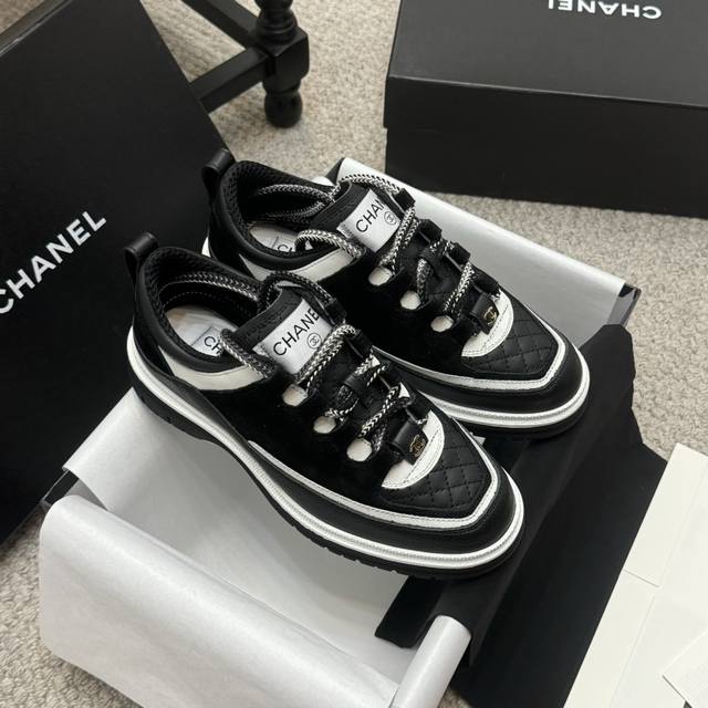 Shopping-level *Chanel's new diamond-patterned sneakers | Original suede diamond