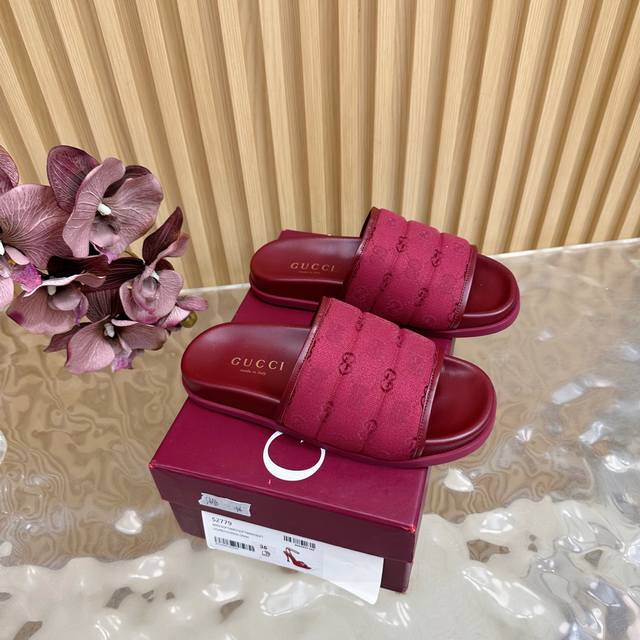 Spring/Summer new Gucci 25Wf Spring/Summer beach slippers, a must-have summer sl