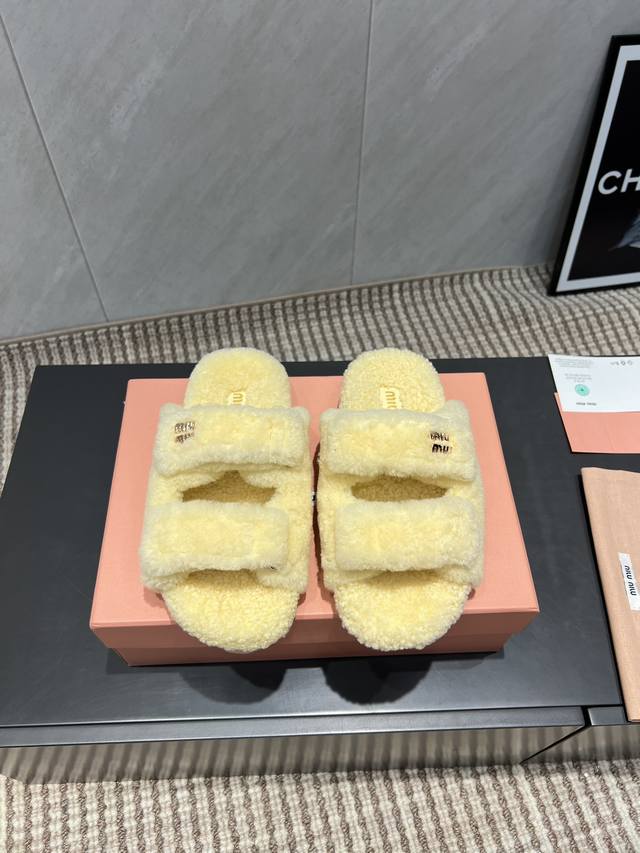 Factory: Exclusive top-tier edition Miu Miu 2025Vs new wool slippers, versatile