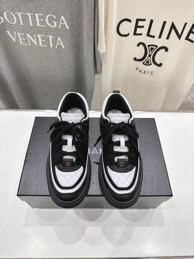 High-end factory Chanel 2025Ss new lace-up panda shoes, casual shoes, white shoe