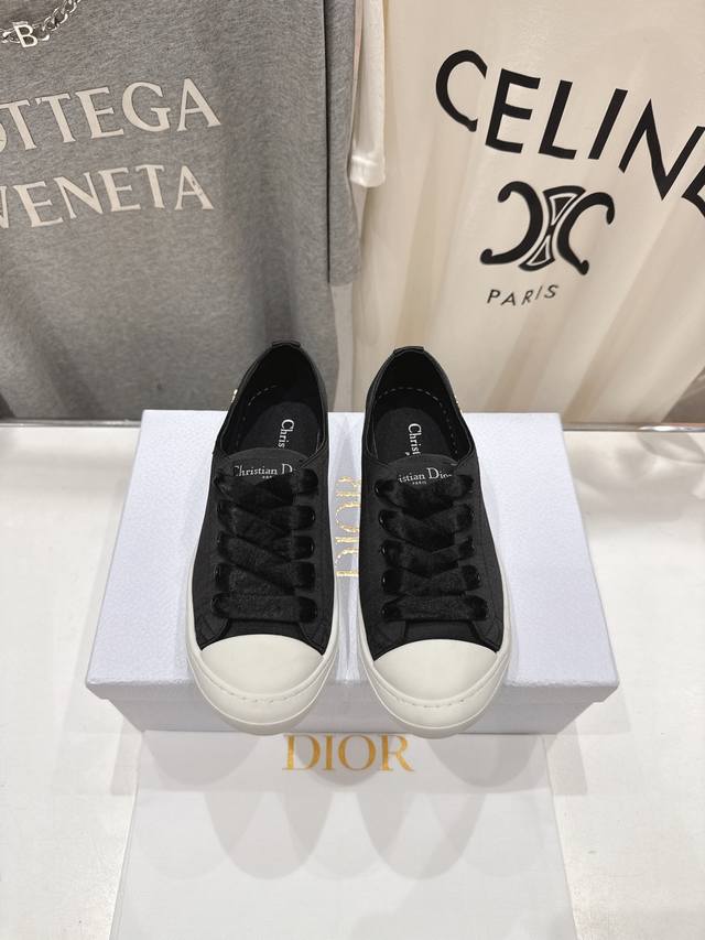 High-end factory edition Dior 2025Ss new lace-up silk canvas casual shoes. Origi