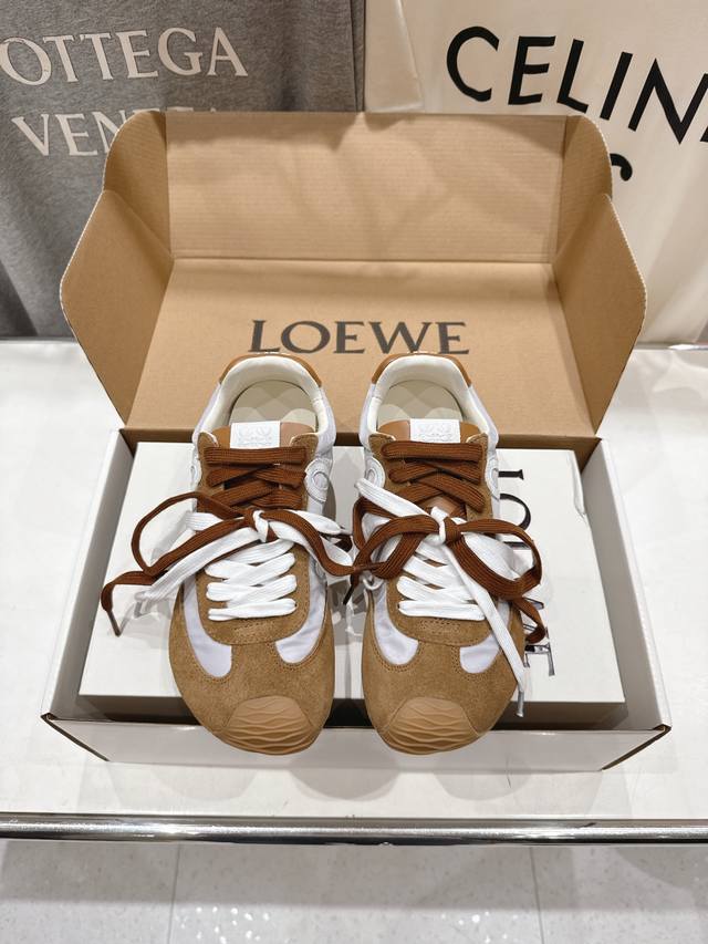 The high version of the factory-produced Loewe second-generation Ballet Runner u