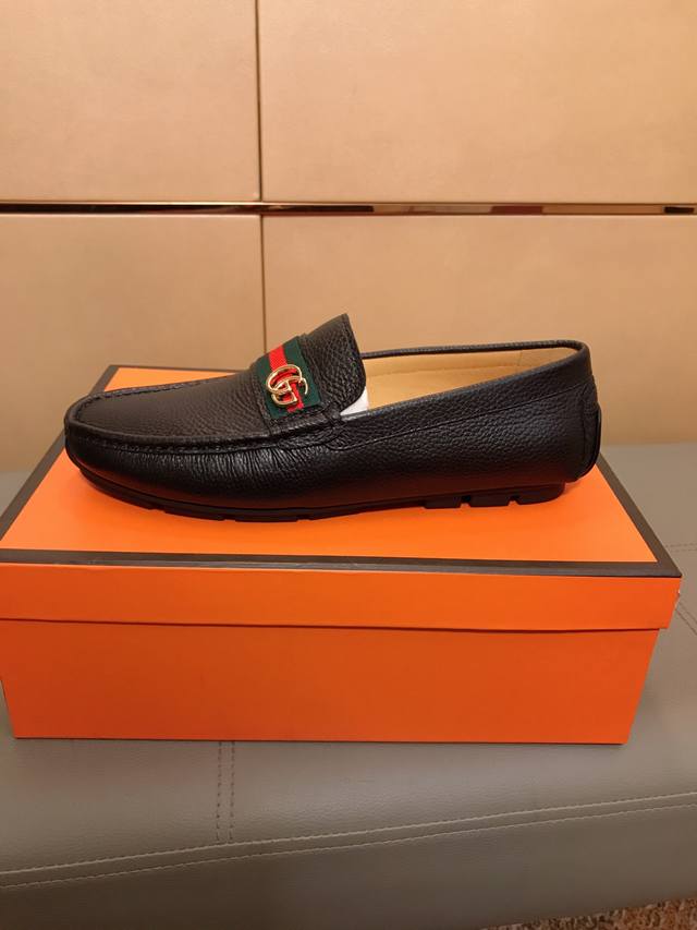 Factory Price Gucci Men's Casual Moccasins, brand new, made with imported Italia