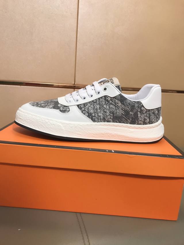 Factory Price: Dior Mid-Top Casual Sneakers Continuing Dior's classic style, the