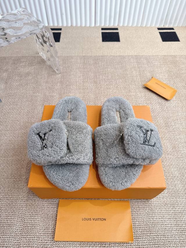 Lv Louis Vuitton 25Ss early fall new wool slippers are still a hit with me. You'