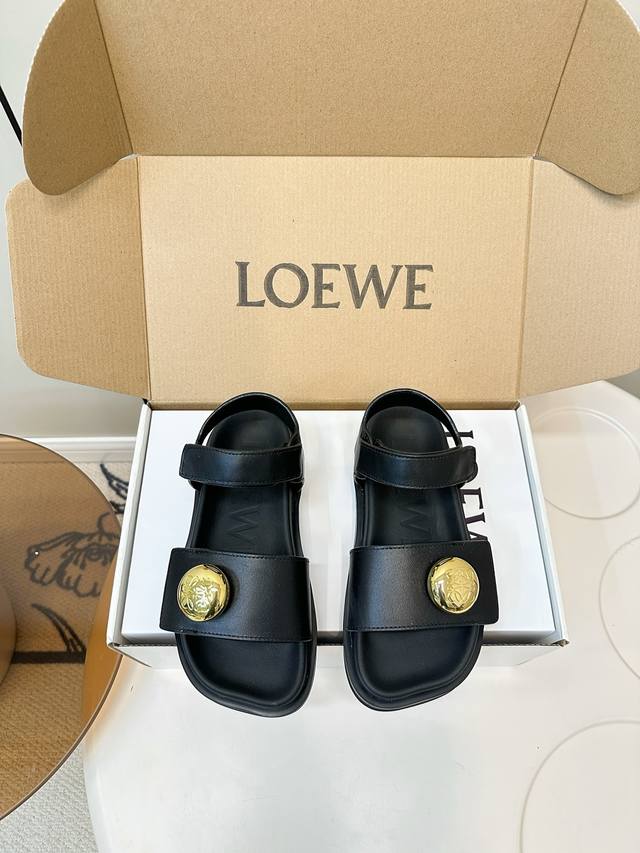 Loewe's comfortable and stylish Pebble sandals ~ Loewe's new Pebble sandals add