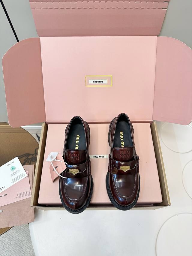 Top Edition Aircraft Box + 20 Miumiu