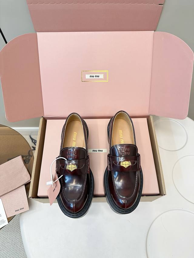 Top Edition Aircraft Box + 20 Miumiu