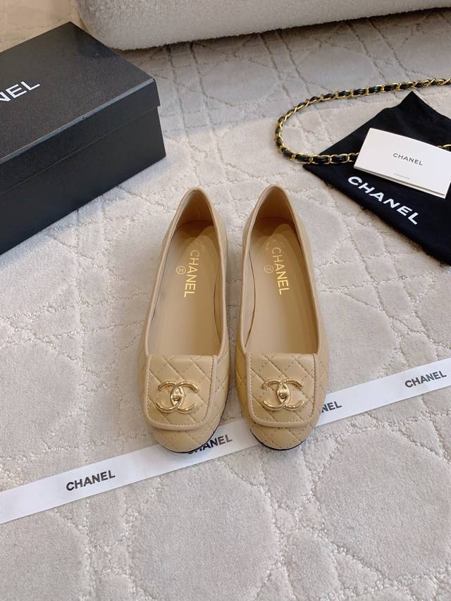 Factory Price: P Chane* New Flap-Flap Buckle Flat Shoes. This Chane shoe is incr