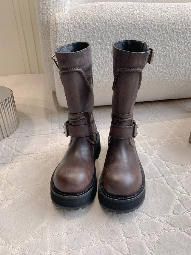 Balenciag's latest distressed motorcycle boots, the upgraded Venom Martin boots,