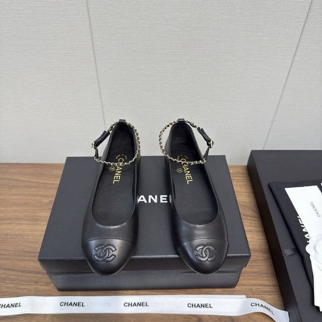 Chanel 25B new Mary Jane anklet chain flat ballet slippers are going viral at th