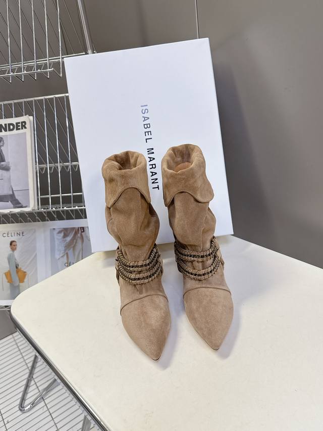 Isabel Marant's Fall/Winter runway-inspired boots are here! These legendary retr