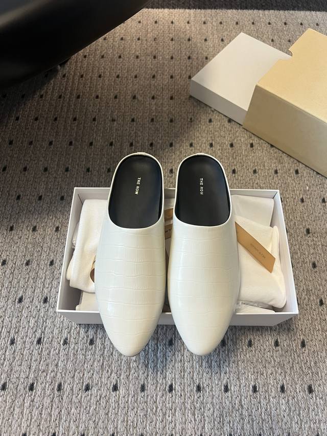 after putting it on. If you have high requirements for foot feel, buy it without