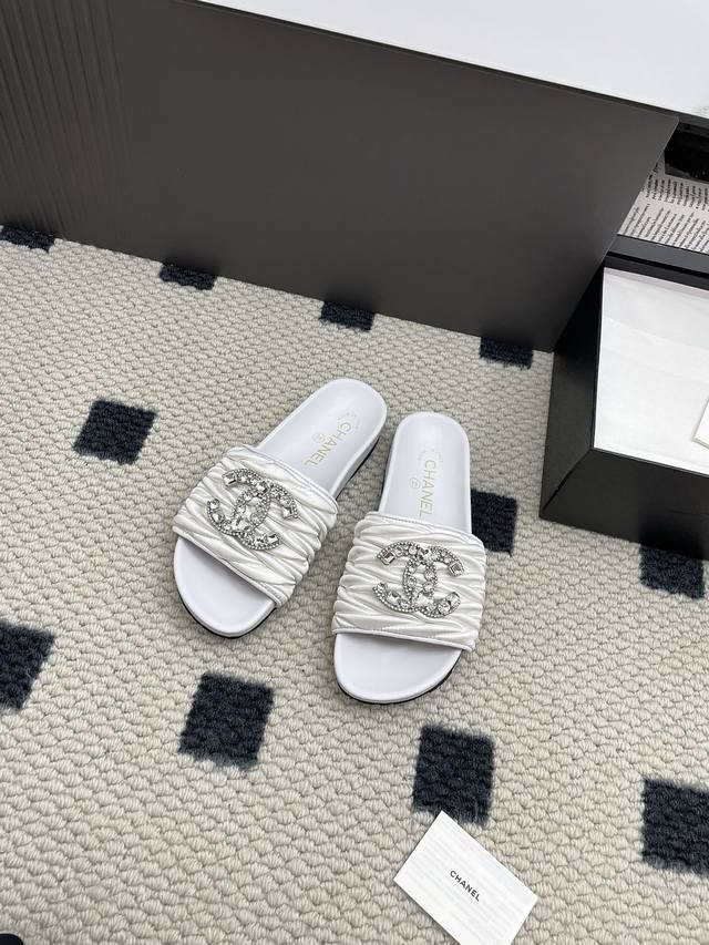 Chanel 25Ss Spring/Summer new Chanel letter-shaped diamond buckle platform slipp