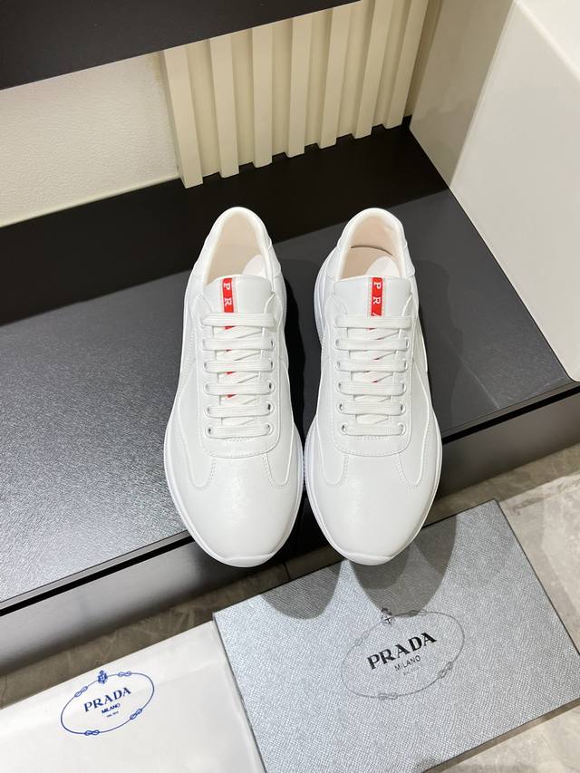 New P-brand casual sneakers for couples. Made with high-quality Tw custom double