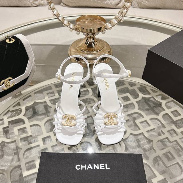 Ss New Chanel* catwalk-style high-heeled sandals create a relaxed and effortless