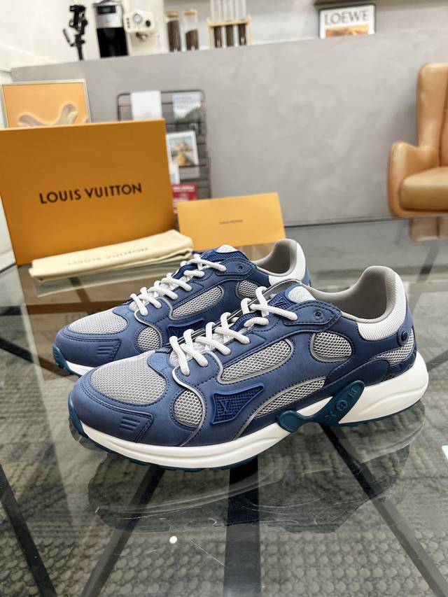 L Top-level shopping agent road-blasting couple style hot sports sneakers counte