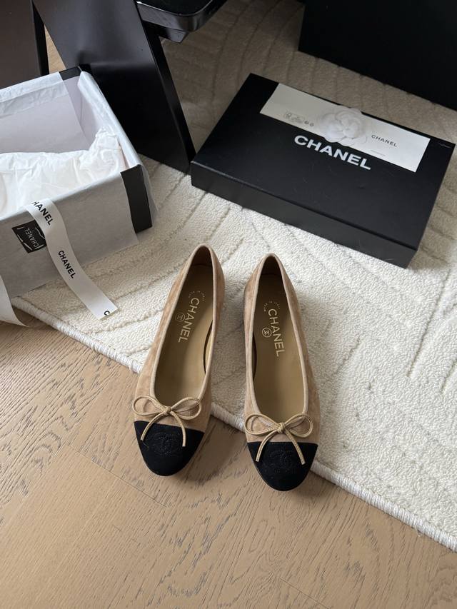 Chanel 25C new version of the ballet bow top! We have all colors! Imported fabri