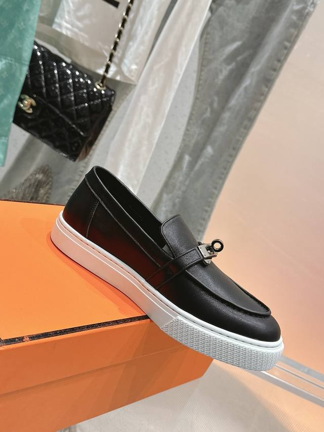 H-brand's latest classic white sneakers for women and men! Classic boot-last sil