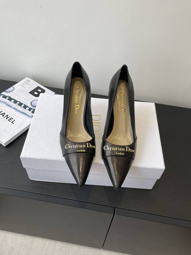 Dior 25Ss Spring/Summer new Dior pointed-toe slingback sandals. This My Dior sli