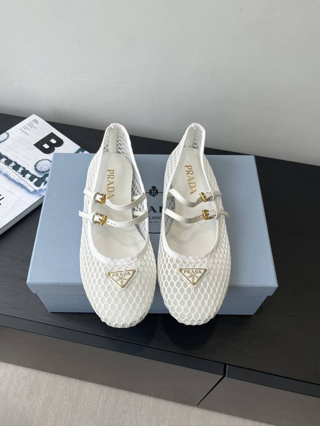 Prada 25Ss Spring/Summer Mary Jane Ballet Flats. Soft and comfortable, simple ye